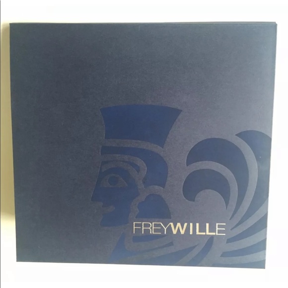 FREY WILLE SILK SCARF NWT, NIB Original Packaging, Square, 19” by 19” in… - Picture 10 of 11
